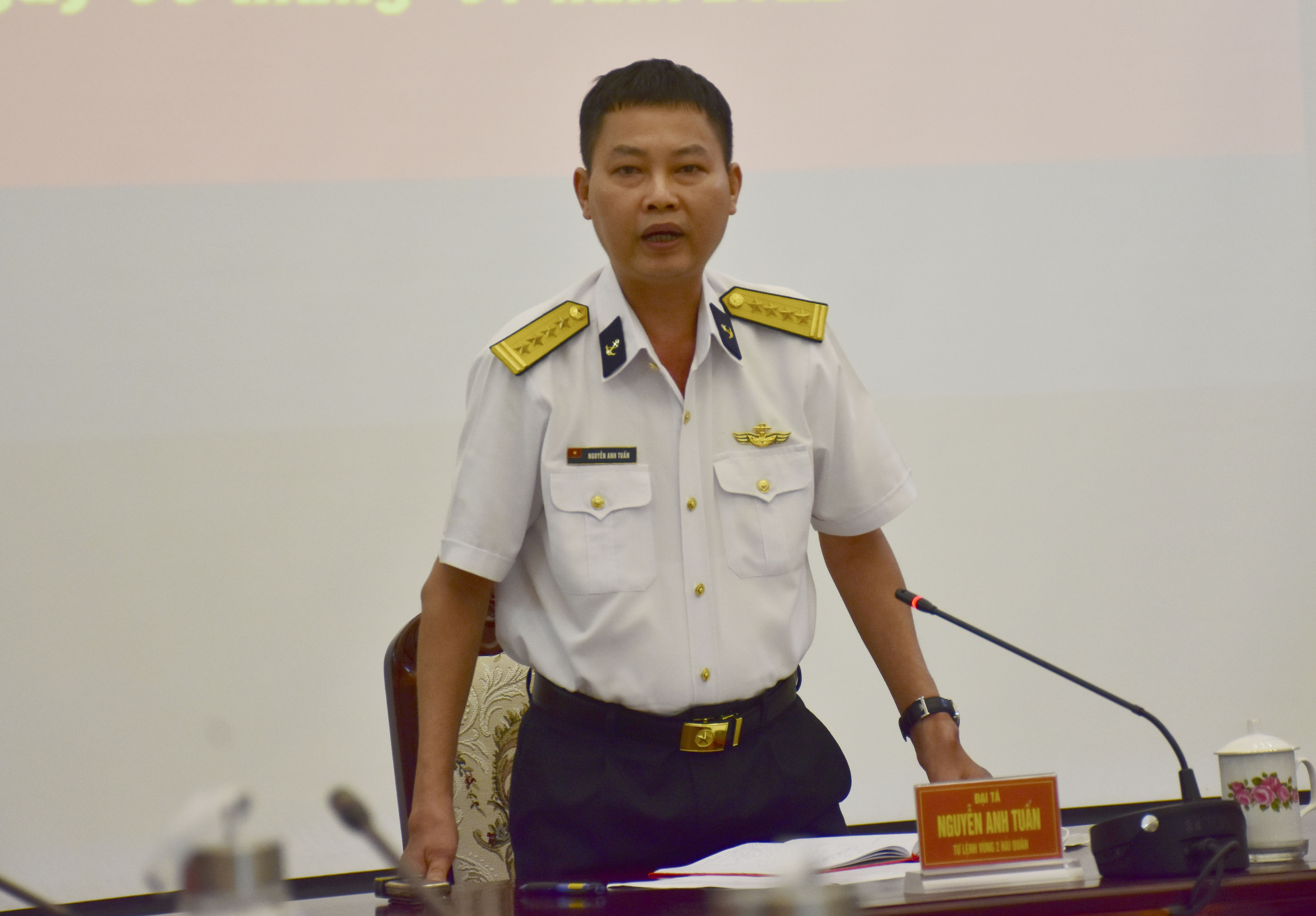 Đại tá Nguyễn Anh Tuấn, Tư lệnh Vùng 2 Hải quân phát biểu tại buổi gặp mặt.