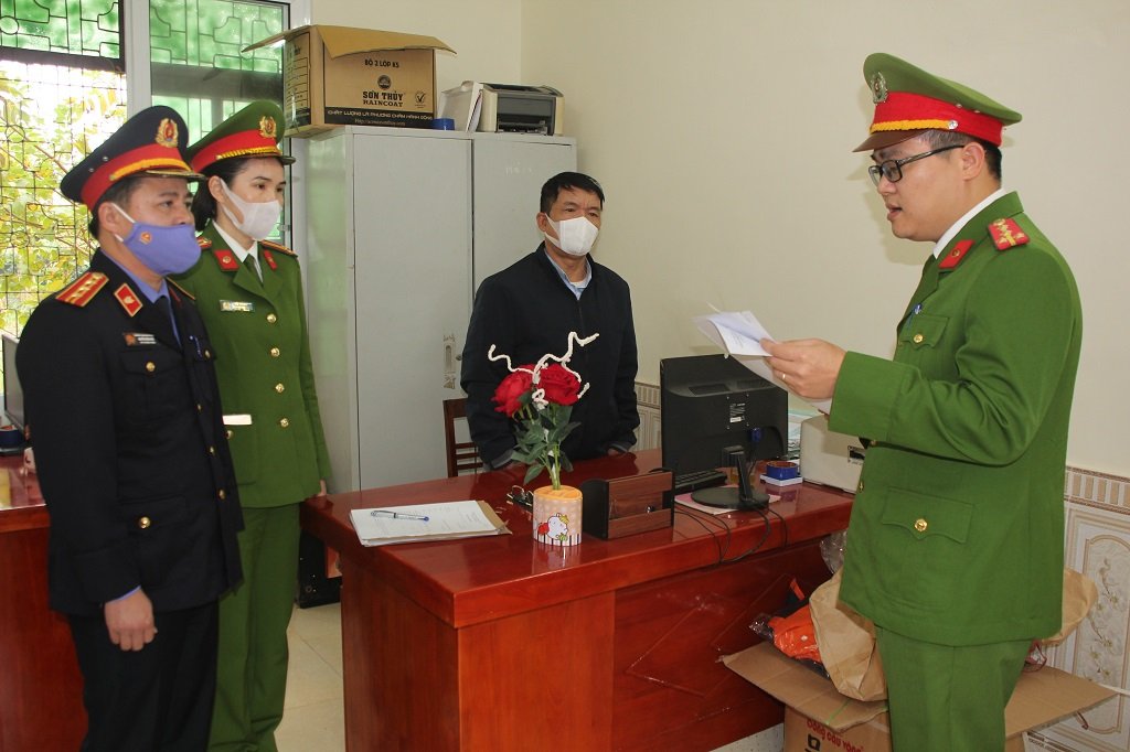 Cơ quan chức năng tiến hành tống đạt quyết định khởi tố bị can đối với Thái Doãn Hảo