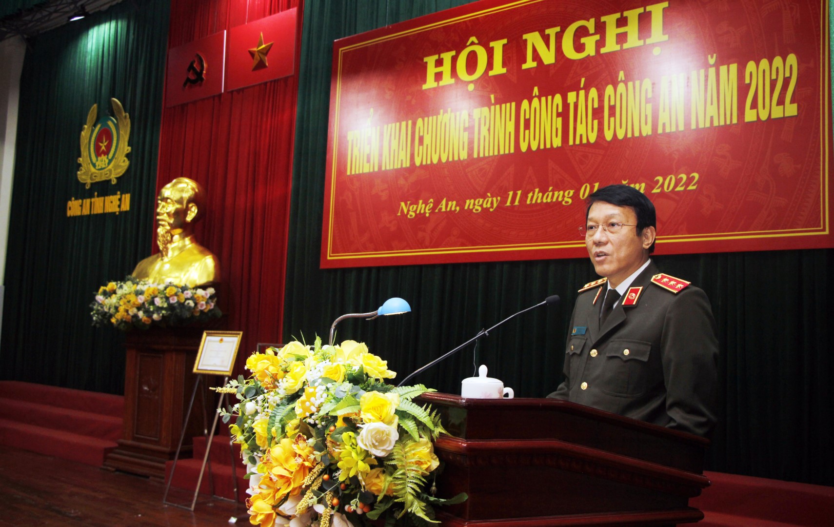 Đồng chí Thượng tướng Lương Tam Quang - Thứ trưởng Bộ Công an phát biểu chỉ đạo tại Hội nghị.
