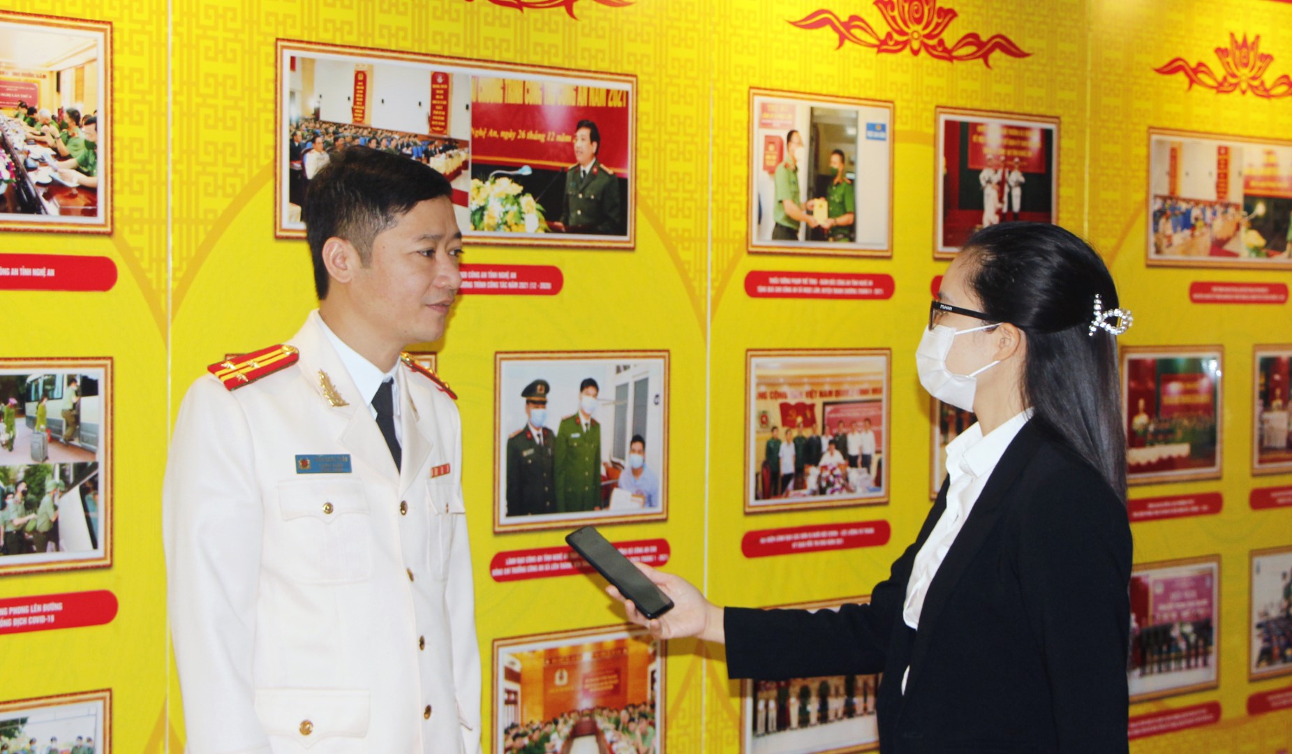 Thượng tá Trần Ngọc Tuấn - Trưởng Phòng Tham mưu Công an tỉnh Nghệ An trả lời phỏng vấn