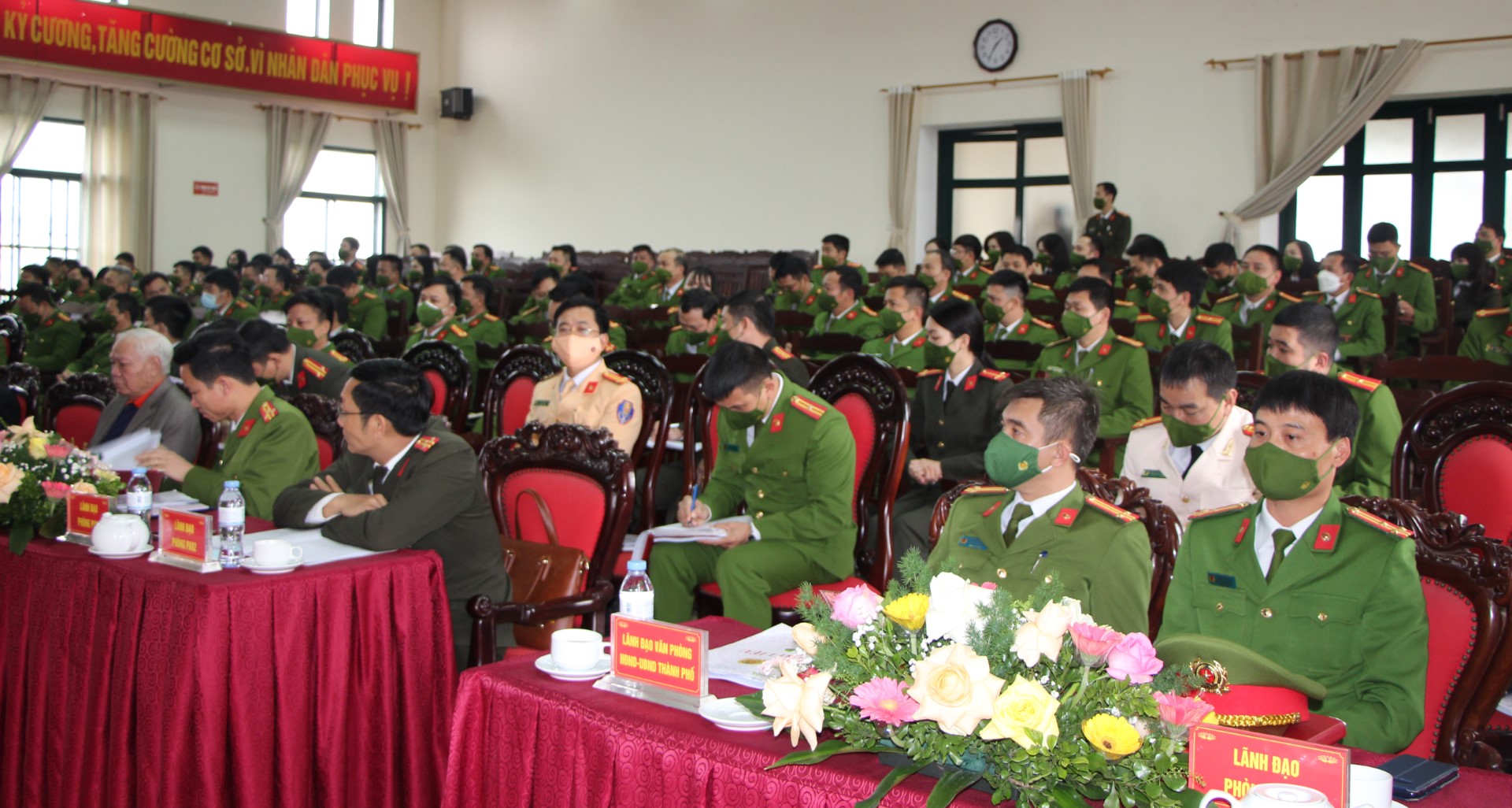 Các đại biểu dự hội nghị