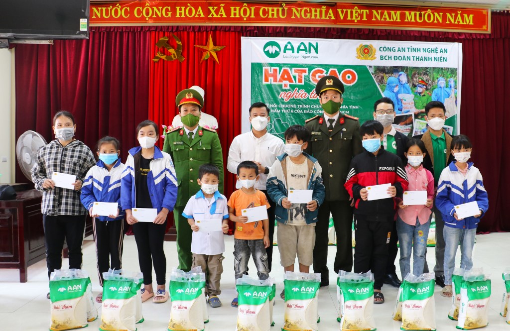 3.	Hỗ trợ, động viên các em học sinh có hoàn cảnh khó khăn vươn lên trong học tập tại xã Diễn Vạn, huyện Diễn Châu