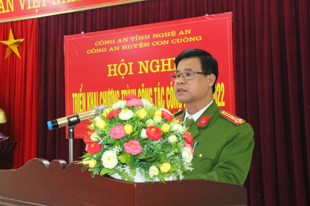Đồng chí Thượng tá Lưu Mai Châu - Trưởng Công an huyện Con Cuông phát biểu khai mạc Hội nghị 