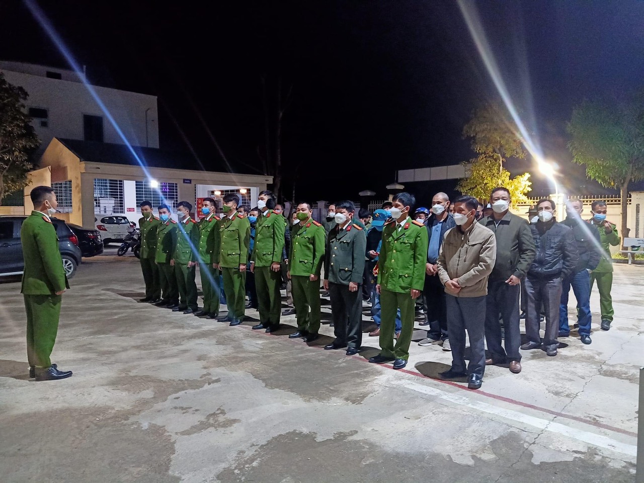 Công an các địa phương tại thị xã Thái Hòa xuất quân đảm bảo an ninh trật tự, an toàn giao thông trong đêm Giao thừa Tết Nguyên đán Nhâm Dần 2022
