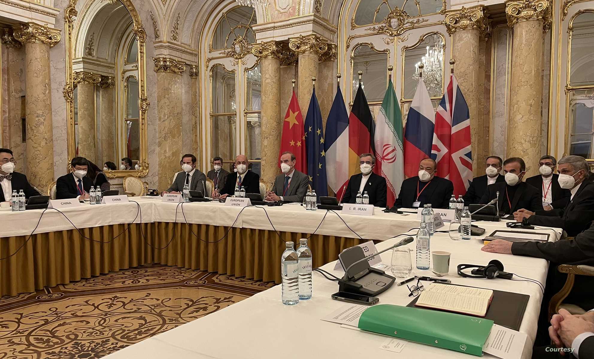 Các đại biểu dự vòng đàm phán về khôi phục thoả thuận hạt nhân Iran  ở Vienna (Áo).