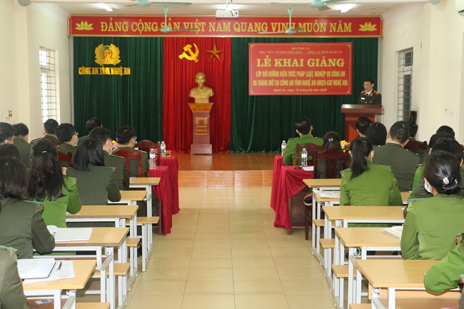 Toàn cảnh buổi khai giảng