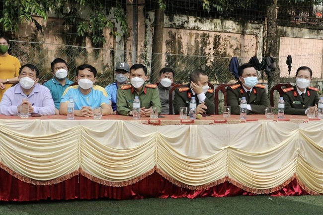 Các đại biểu tới dự