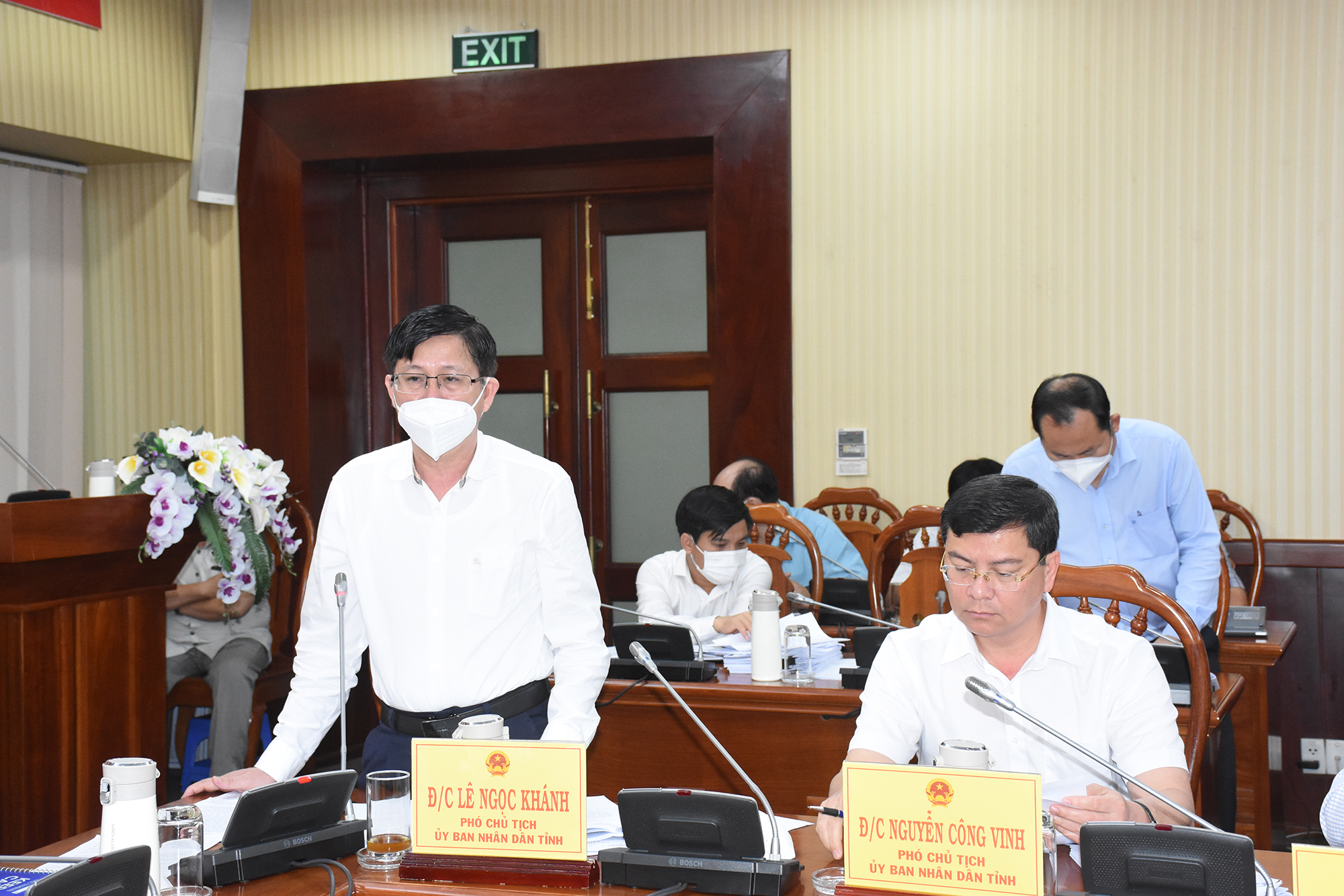 Ông Lê Ngọc Khánh, Phó chủ tịch UBND phát biểu tại cuộc họp.
