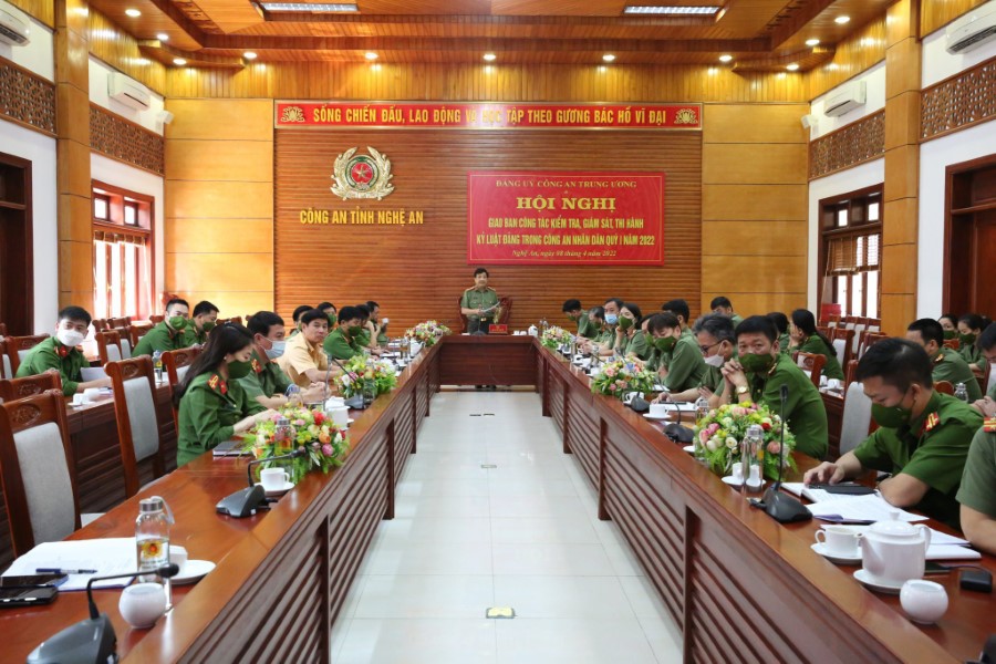 Các đại biểu tham dự Hội nghị tại điểm cầu Công an Nghệ An  