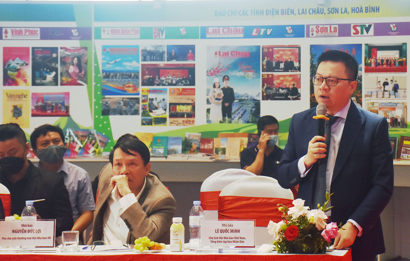 Phó Trưởng Ban Tuyên giáo Trung ương, Chủ tịch Hội Nhà báo Việt Nam, Tổng Biên tập Báo Nhân Dân Lê Quốc Minh chia sẻ các thông tin về tính cấp bách của CĐS trong cơ quan báo chí. 
