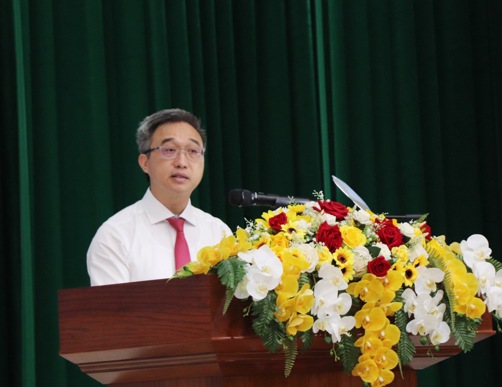 Ông Đặng Minh Thông, Ủy viên Ban Thường vụ Tỉnh ủy, Bí thư Thành ủy, Chủ tịch HĐND TP. Bà Rịa phát biểu chỉ đạo tại Đại hội.