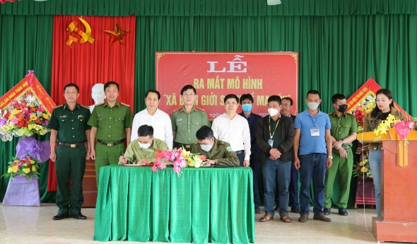 Các đại biểu ký cam kết thực hiện mô hình