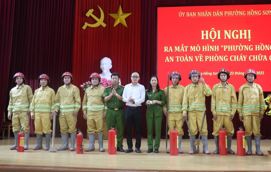 Ra mắt mô hình 