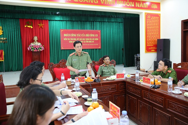 Thượng tá Mai Xuân Thảo, Phó Chánh Văn phòng Bộ Công an kết luận buổi làm việc
