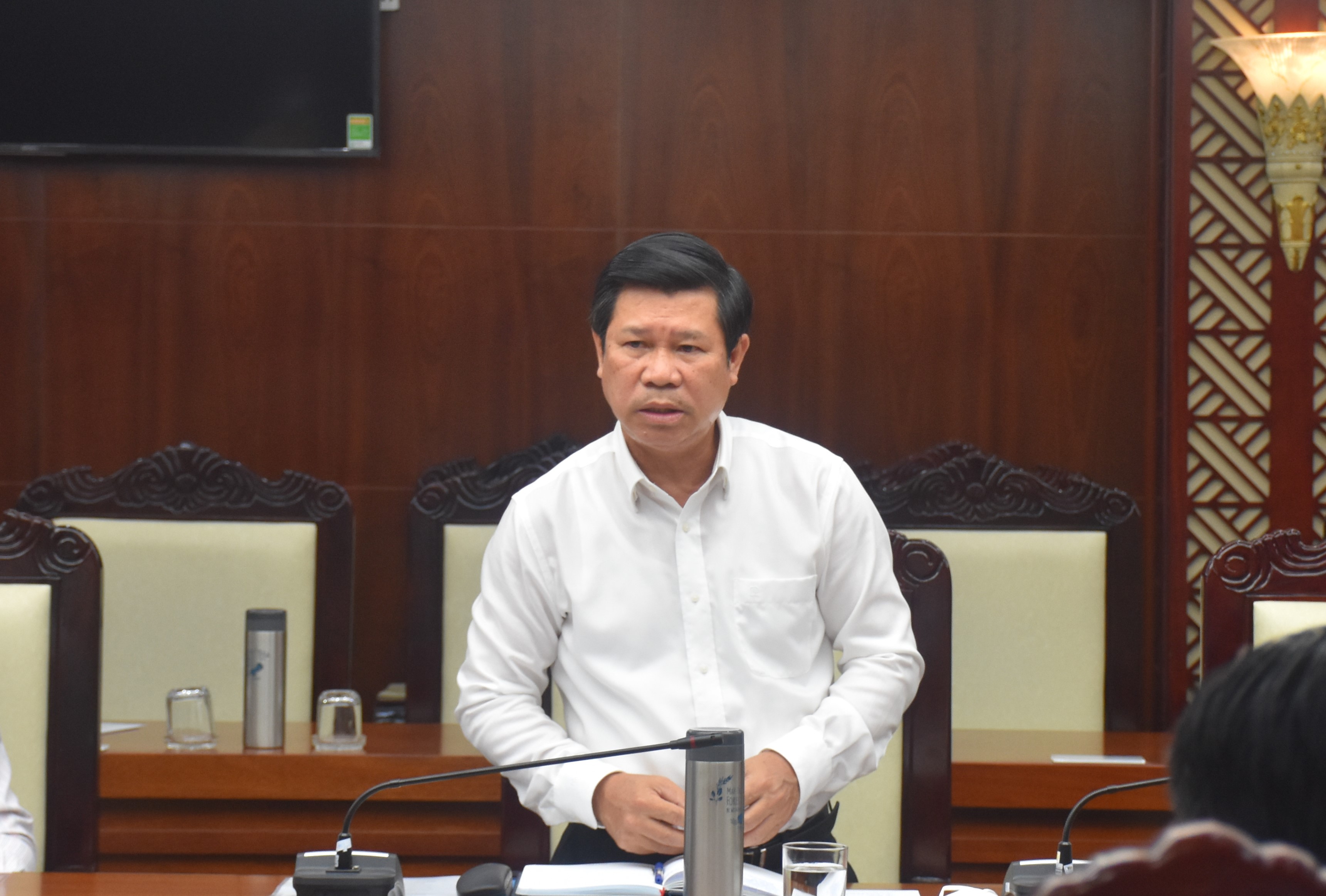 Ông Nguyễn Văn Xinh, Trưởng Ban Tuyên giáo Tỉnh ủy, Trưởng Ban Văn hóa-Xã hội HĐND tỉnh chủ trì buổi làm việc. 