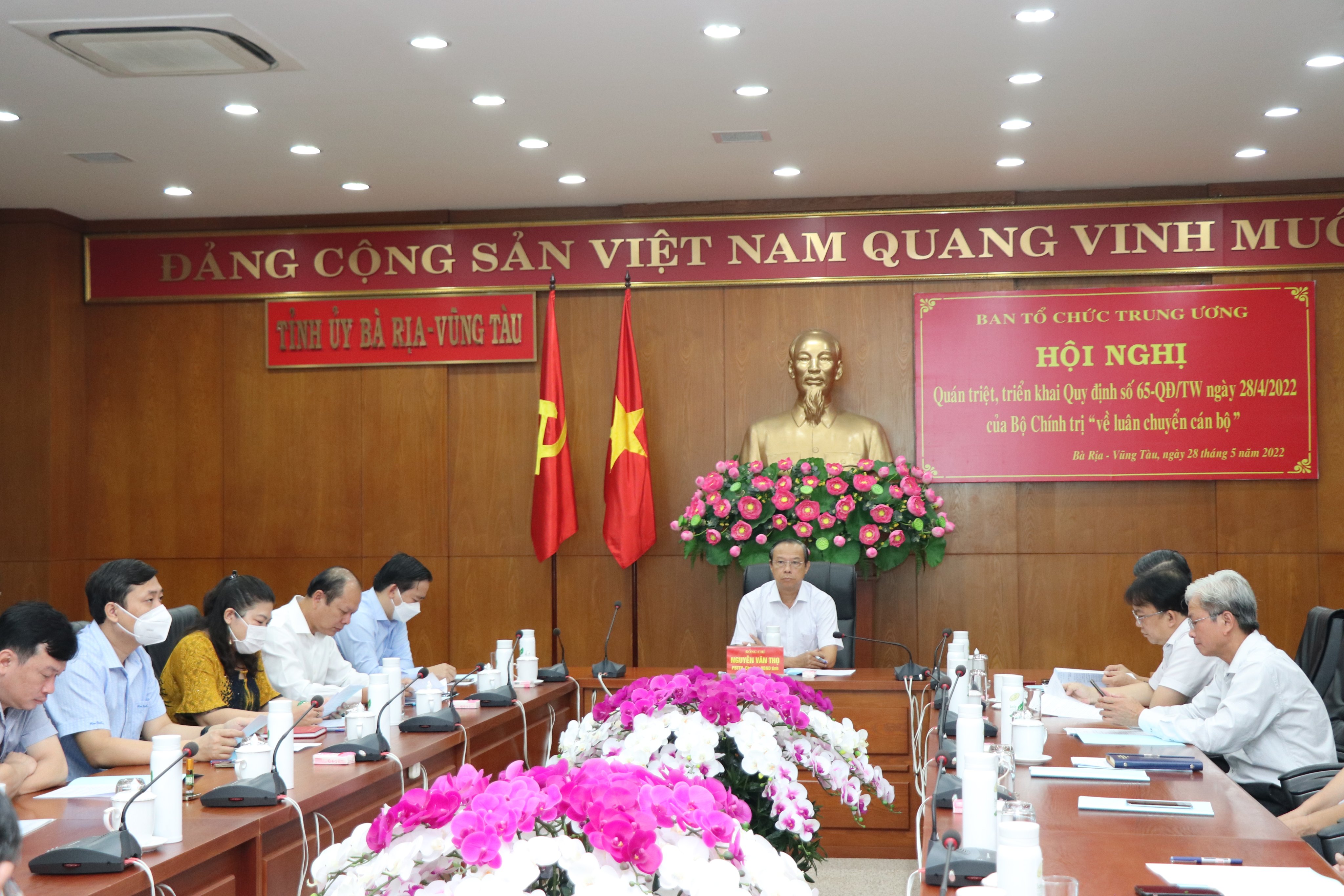 Ông Nguyễn Văn Thọ, Phó Bí thư Tỉnh ủy, Chủ tịch UBND tỉnh chủ trì tại điểm cầu Tỉnh ủy Bà Rịa-Vũng Tàu.