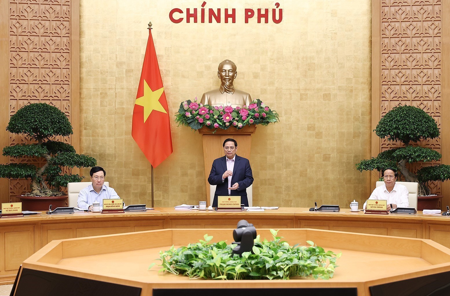 Thủ tướng Phạm Minh Chính chủ trì phiên họp. Ảnh: DƯƠNG GIANG