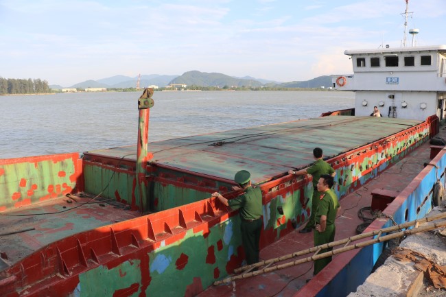 Số cát không rõ nguồn gốc được lực lượng chức năng thu giữ
