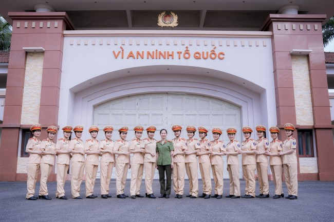 Các thành viên tham gia “Hội thi dân vũ thể thao trực tuyến” của Hội Phụ nữ Công an tỉnh Nghệ An đạt giải Nhì