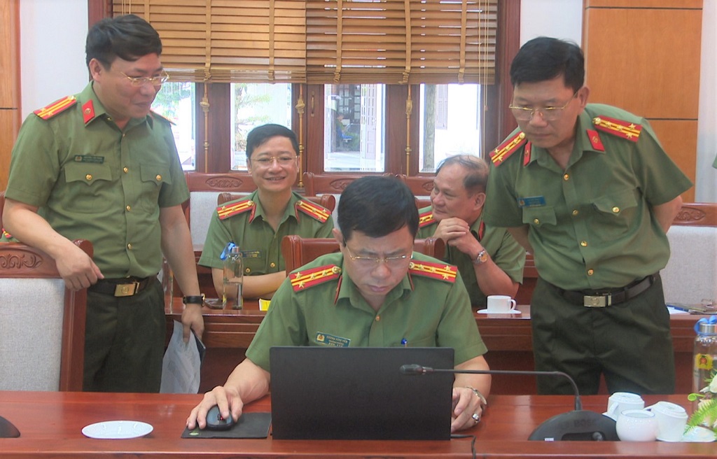 Lãnh đạo, chỉ huy các phòng Công an tỉnh tham gia cuộc thi 