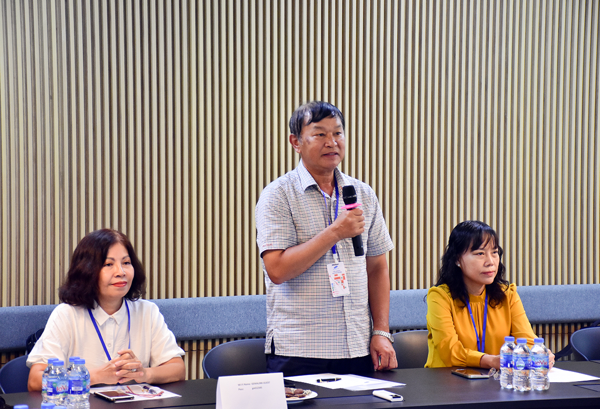 Ông Phan Đức Hiền, Chủ tịch Hội Nhà báo tỉnh phát biểu tại buổi làm việc.