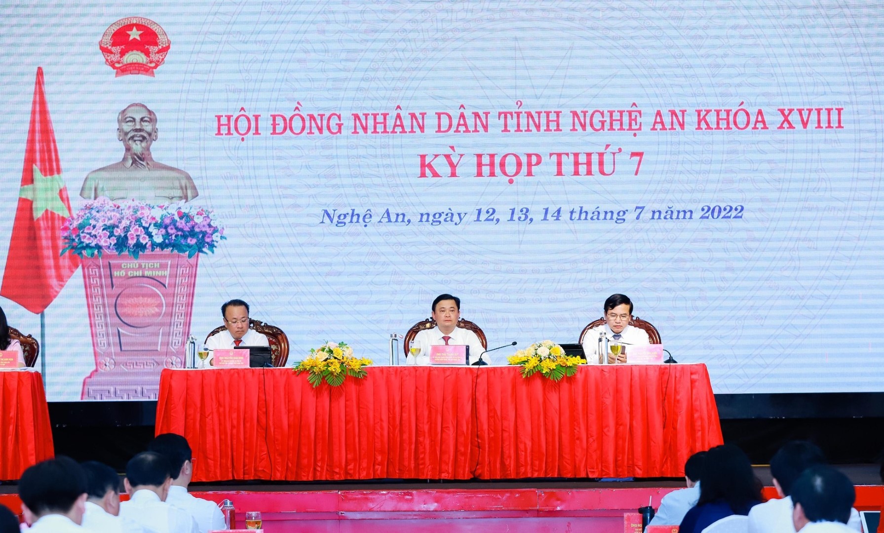 Các đồng chí Chủ tọa Kỳ họp thứ 7, HĐND tỉnh khóa XVIII. Ảnh: Thành Duy
