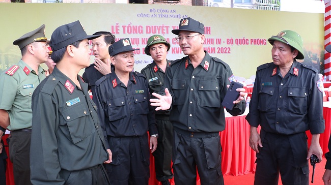 Đồng chí Thiếu tướng Phạm Thế Tùng, Ủy viên Ban Thường vụ Tỉnh ủy, Giám đốc Công an tỉnh cùng các đồng chí Phó Giám đốc Công an tỉnh thường xuyên kiểm tra đột xuất và trực tiếp chỉ đạo công tác huấn luyện, đảm bảo ANTT quá trình huấn luyện