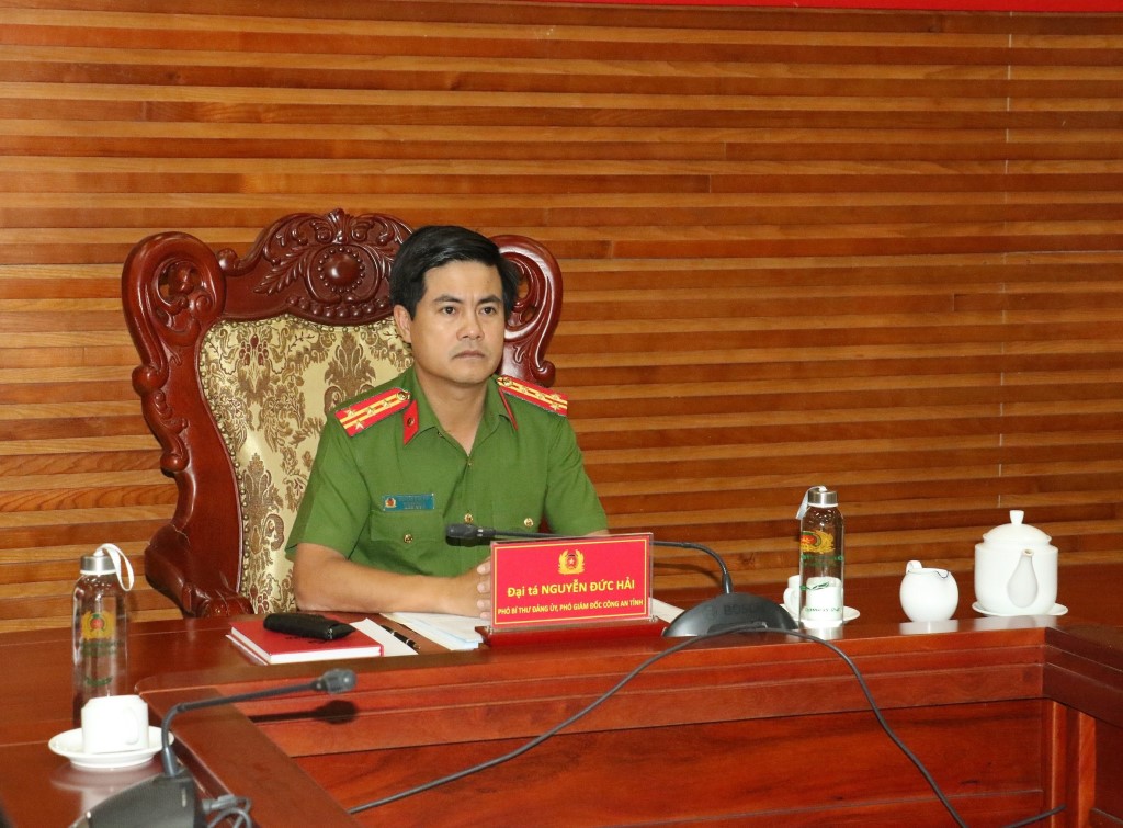 Đồng chí Đại tá Nguyễn Đức Hải, Phó Bí thư Đảng ủy, Phó Giám đốc Công an tỉnh chủ trì tại điểm cầu Nghệ An
