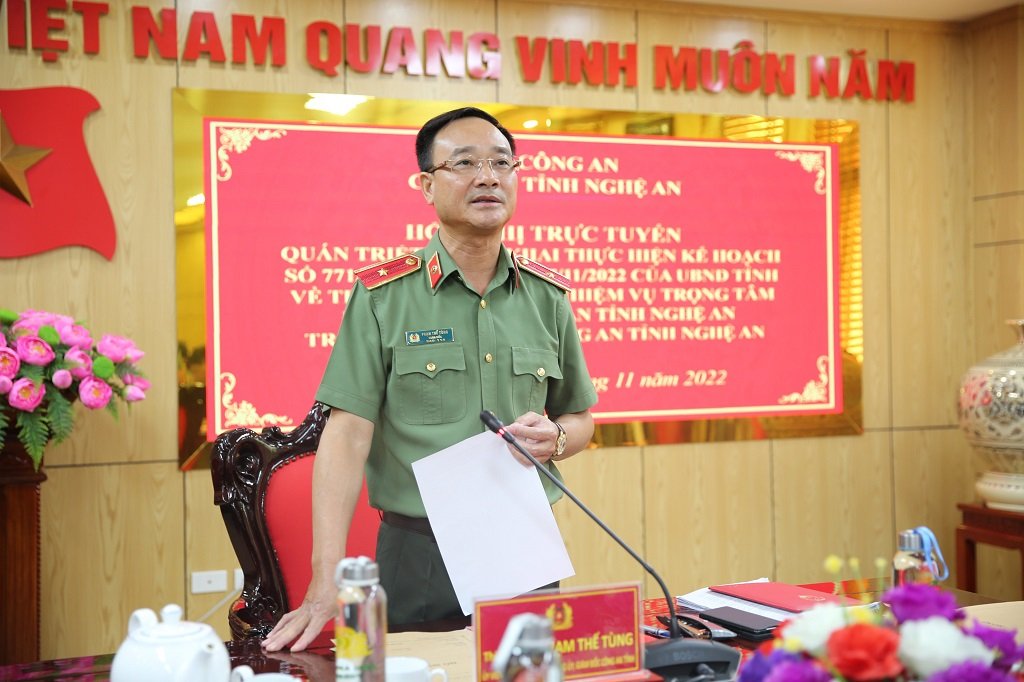 Đồng chí Thiếu tướng Phạm Thế Tùng, Giám đốc Công an tỉnh phát biểu chỉ đạo Hội nghị