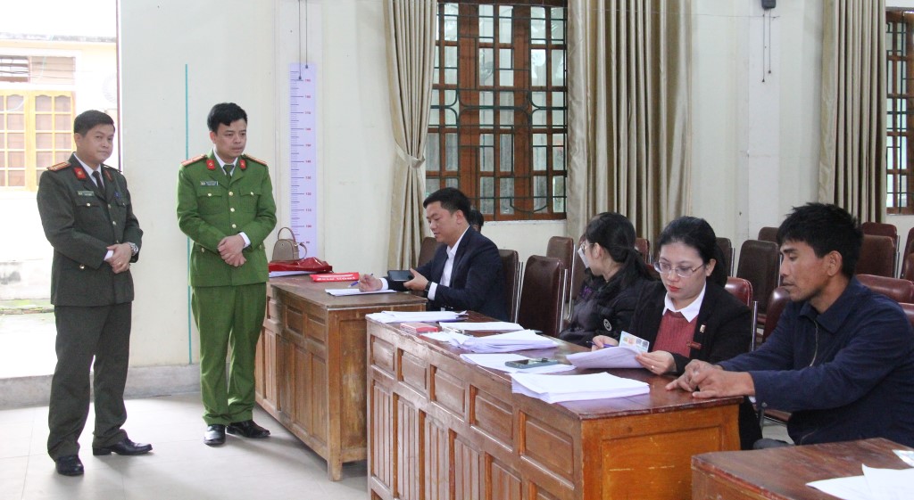  	 	  Việc triển khai chi trả qua tài khoản cho các đối tượng hưởng chính sách an sinh xã hội phải có sự phối hợp đồng bộ giữa Công an, Ngân hàng và các cơ quan liên quan