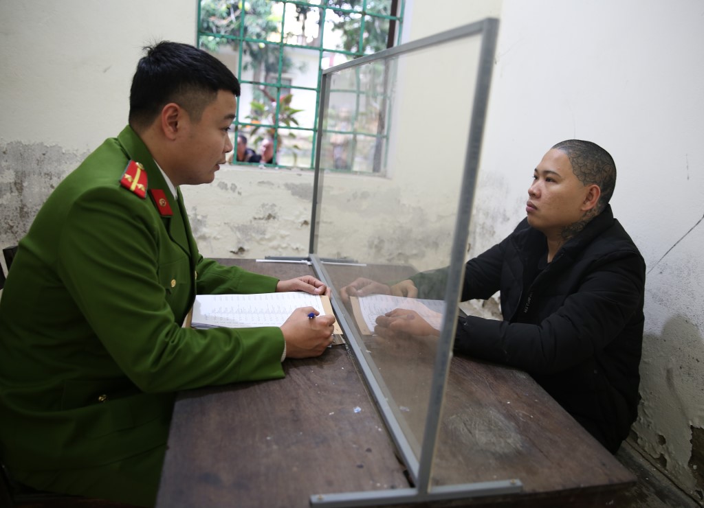 Đối tượng Nguyễn Đình Quân tại cơ quan Công an