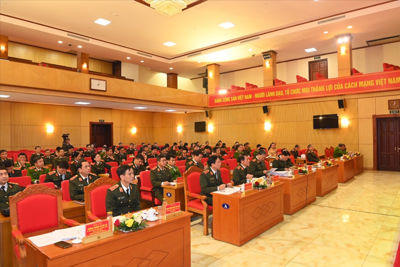 Các đại biểu dự Hội nghị tại điểm cầu chính