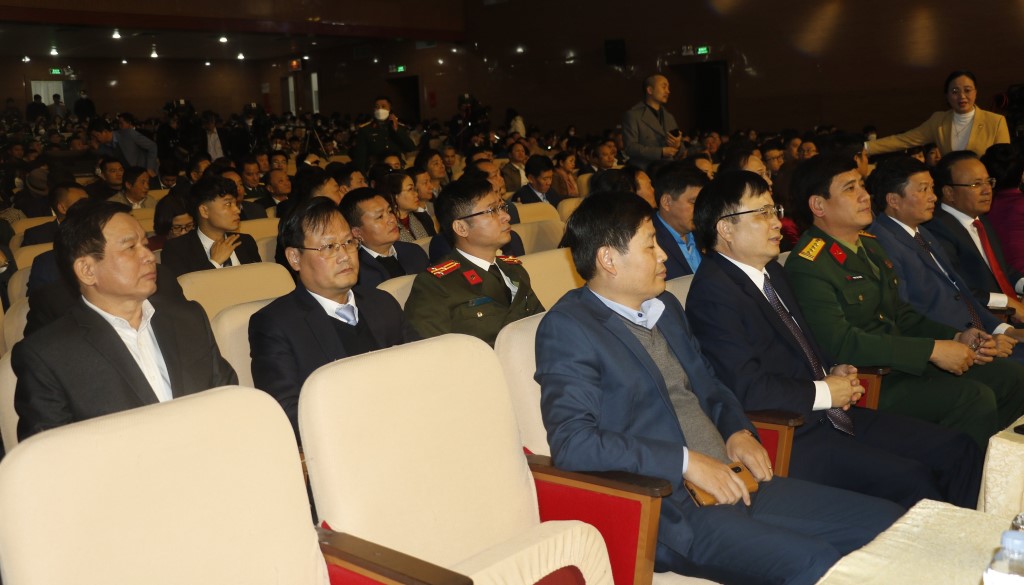 Các đại biểu tới dự