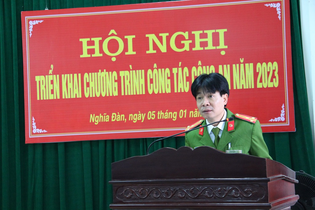 Các đồng chí Phó Trưởng Công an huyện Nghĩa Đàn phát biểu tại Hội nghị