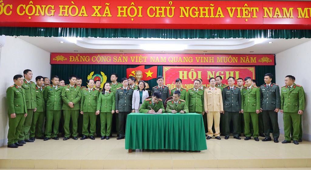 Ký kết giao ước thi đua  “Vì ANTQ” năm 2023