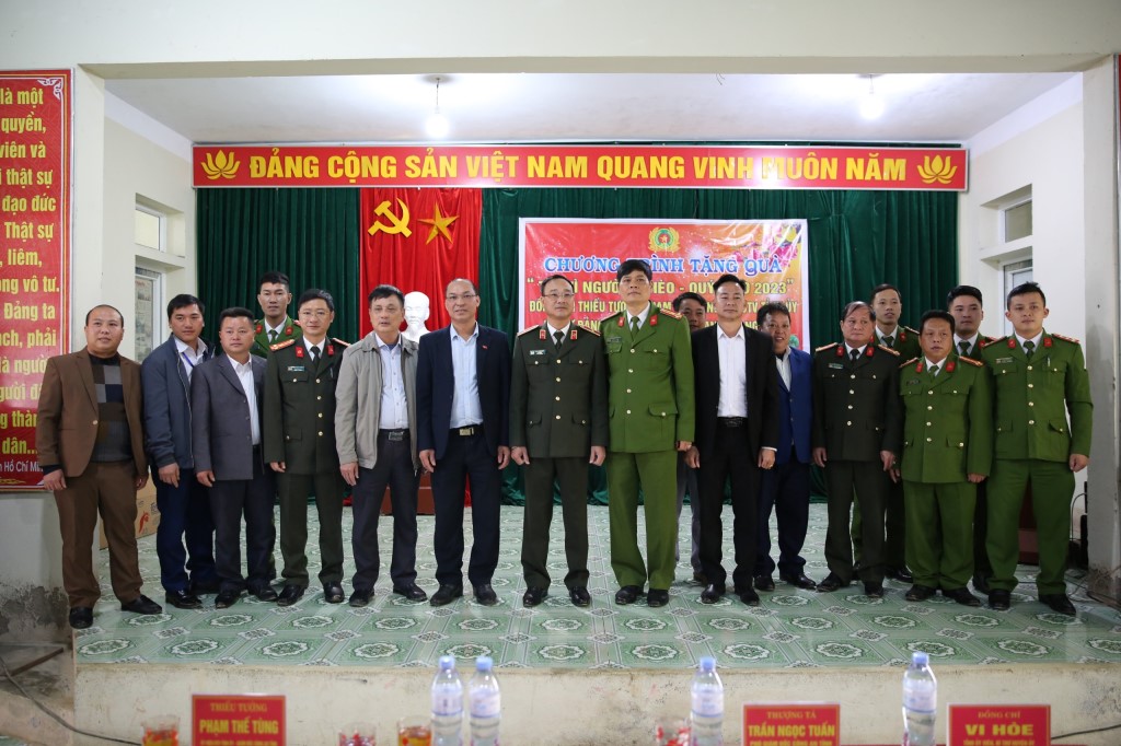 Chụp ảnh lưu niệm