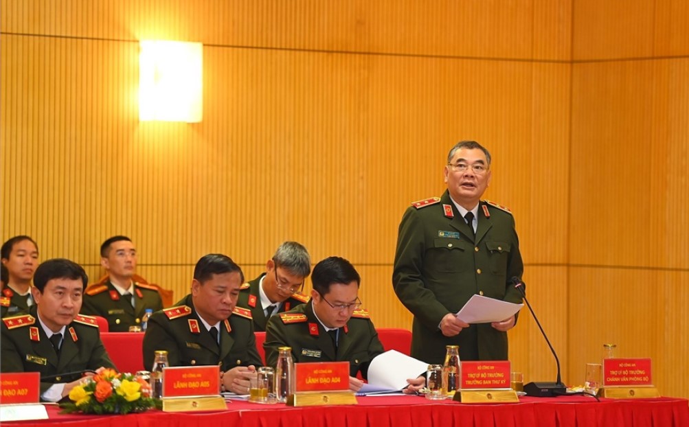 Trung tướng Tô Ân Xô, Chánh Văn phòng Bộ Công an báo cáo tại Hội nghị
