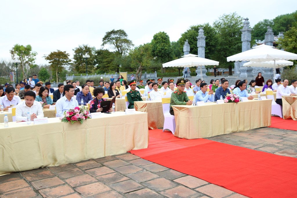Các đại biểu dự chương trình 