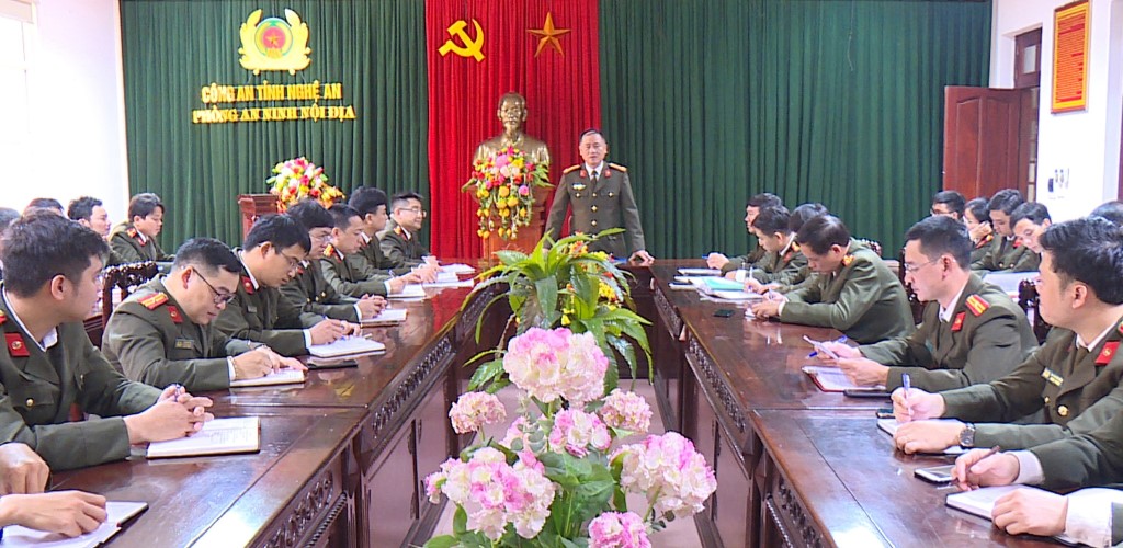 Đảng ủy, lãnh đạo phòng An ninh nội địa luôn coi trọng công tác giáo dục chính trị, tư tưởng và bồi dưỡng tay nghề cho cán bộ, chiến sĩ, hoàn thành tốt nhiệm vụ được giao