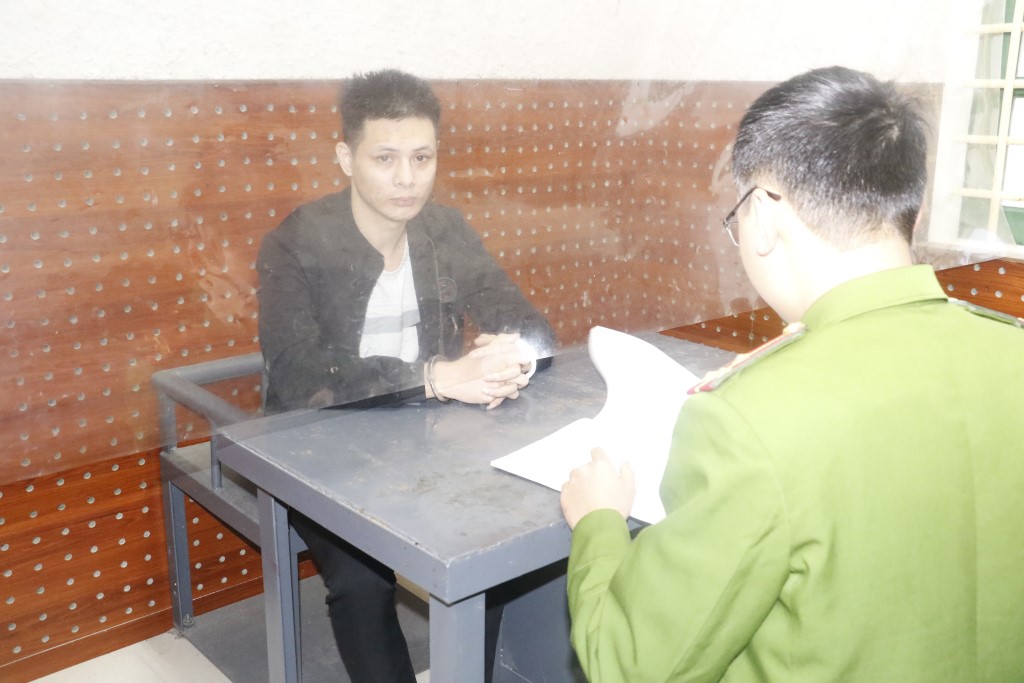Đối tượng Nguyễn Hoàng Long tại Cơ quan Công an
