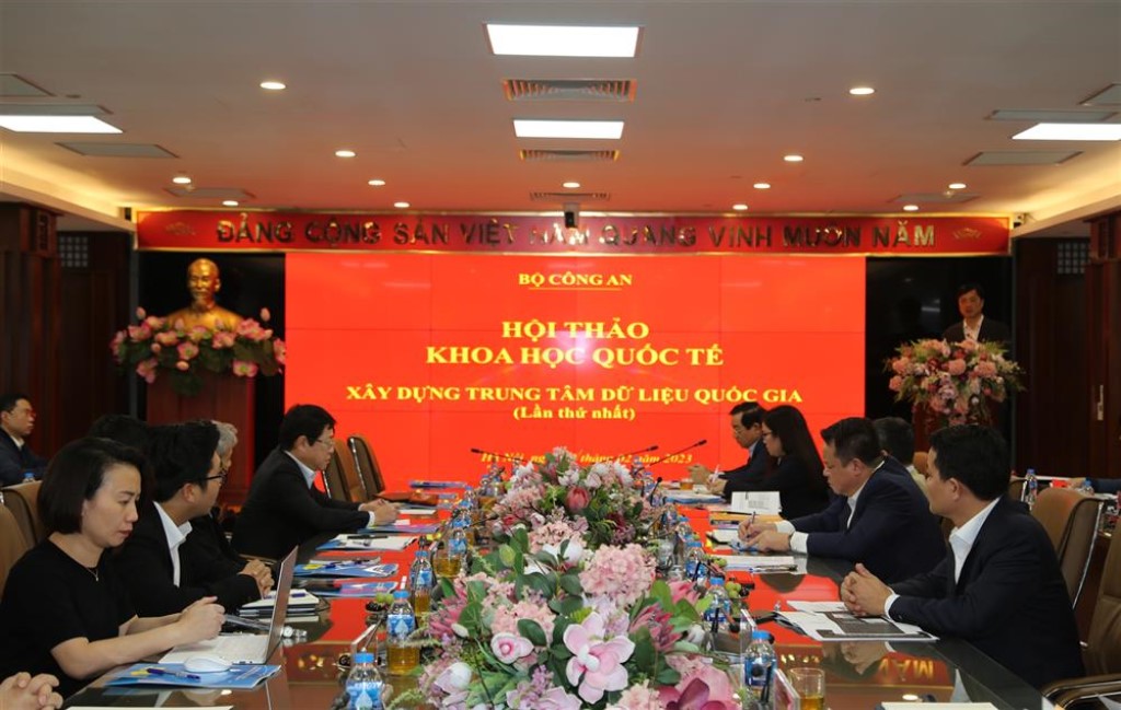  Toàn cảnh Hội thảo.