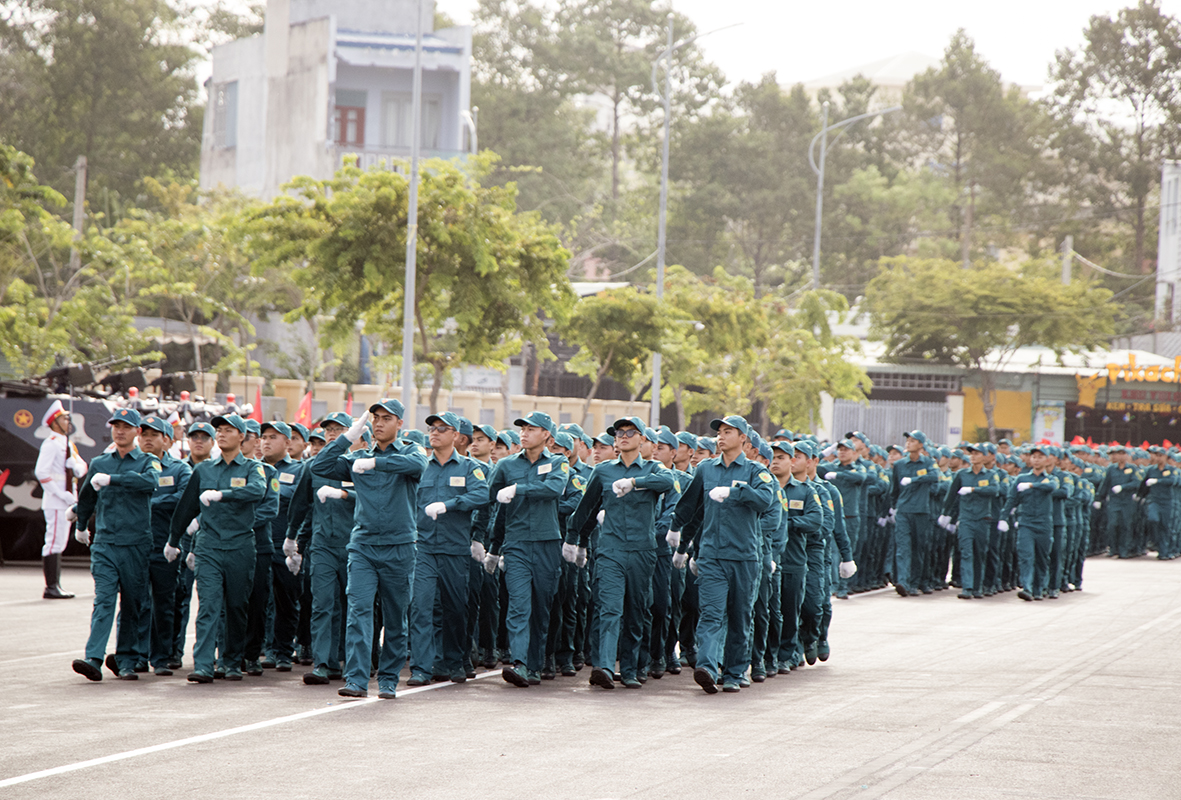 Lực lượng dân quân tự vệ diễu hành duyệt binh tại buổi Lễ.
