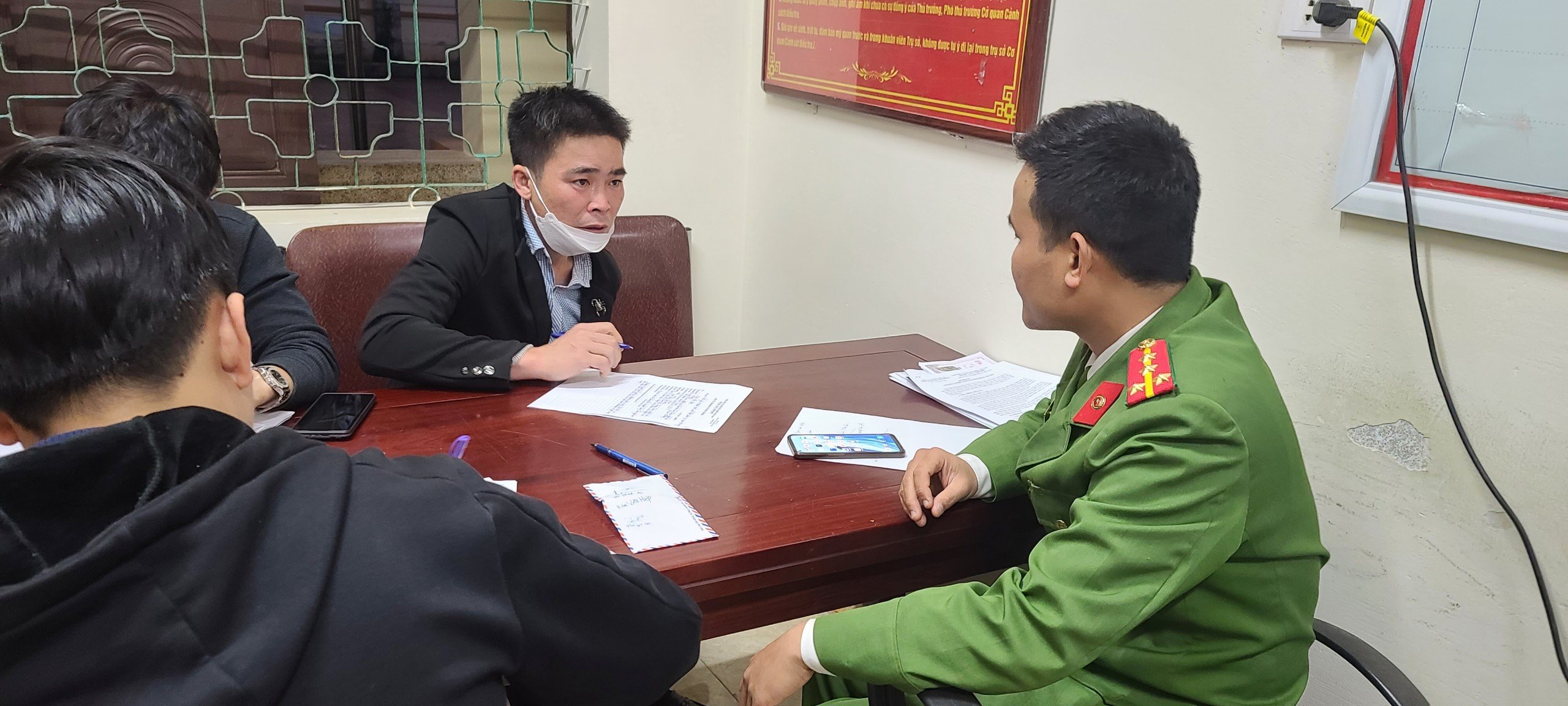 Cơ quan Công an làm việc với Kim Văn Hiệp