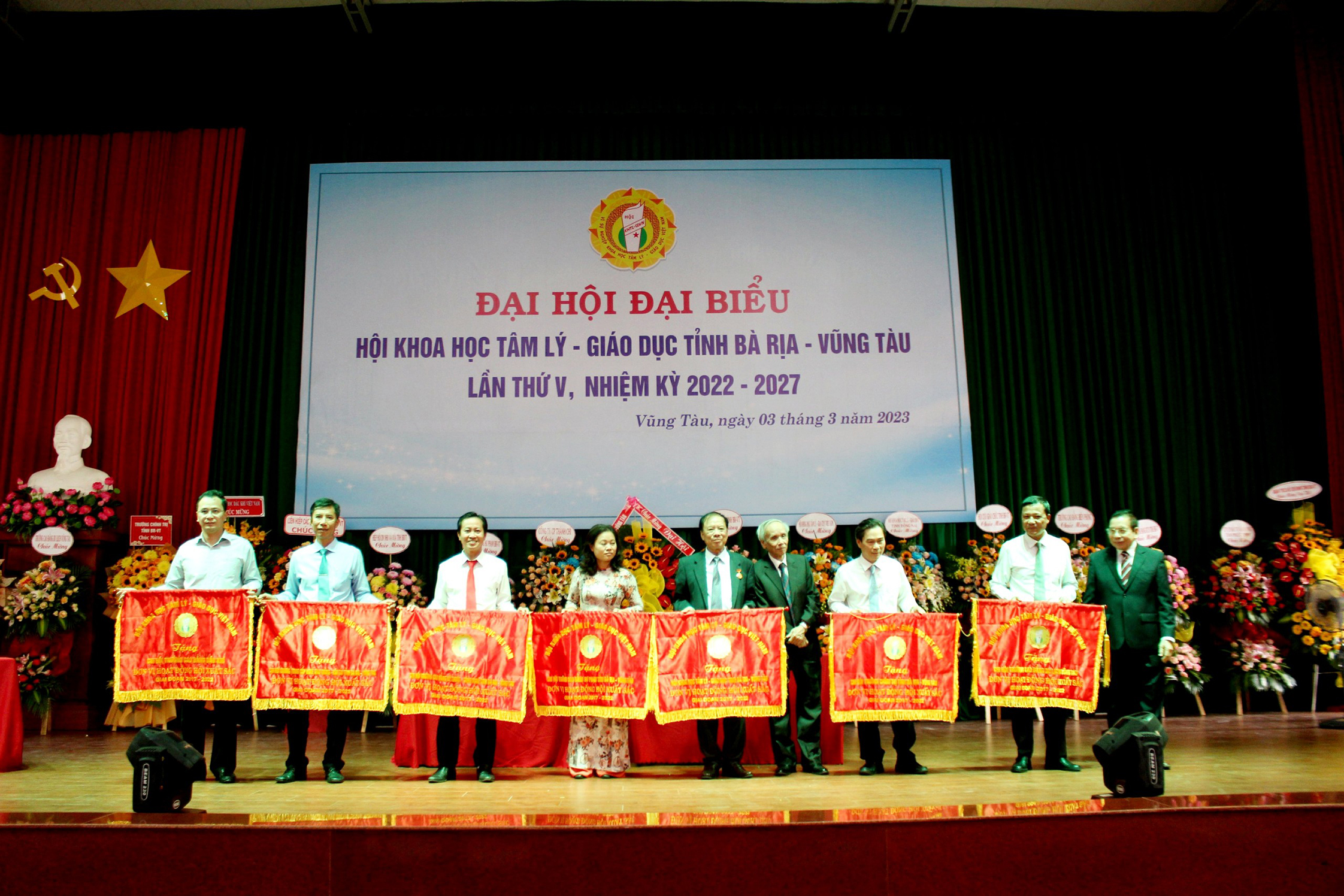 7 đơn vị được Hội Khoa học Tâm lý-Giáo dục Việt Nam tặng Cờ thi đua xuất sắc vì đã có thành tích xuất sắc trong hoạt động Nghiên cứu, Ứng dụng tri thức Tâm lý và Giáo dục học vào thực tiễn giai đoạn 2017-2022.