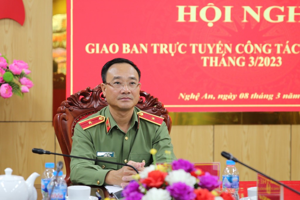 Đồng chí Thiếu tướng Phạm Thế Tùng, Ủy viên Ban Thường vụ Tỉnh ủy, Giám đốc Công an tỉnh chủ trì tại điểm cầu Nghệ An