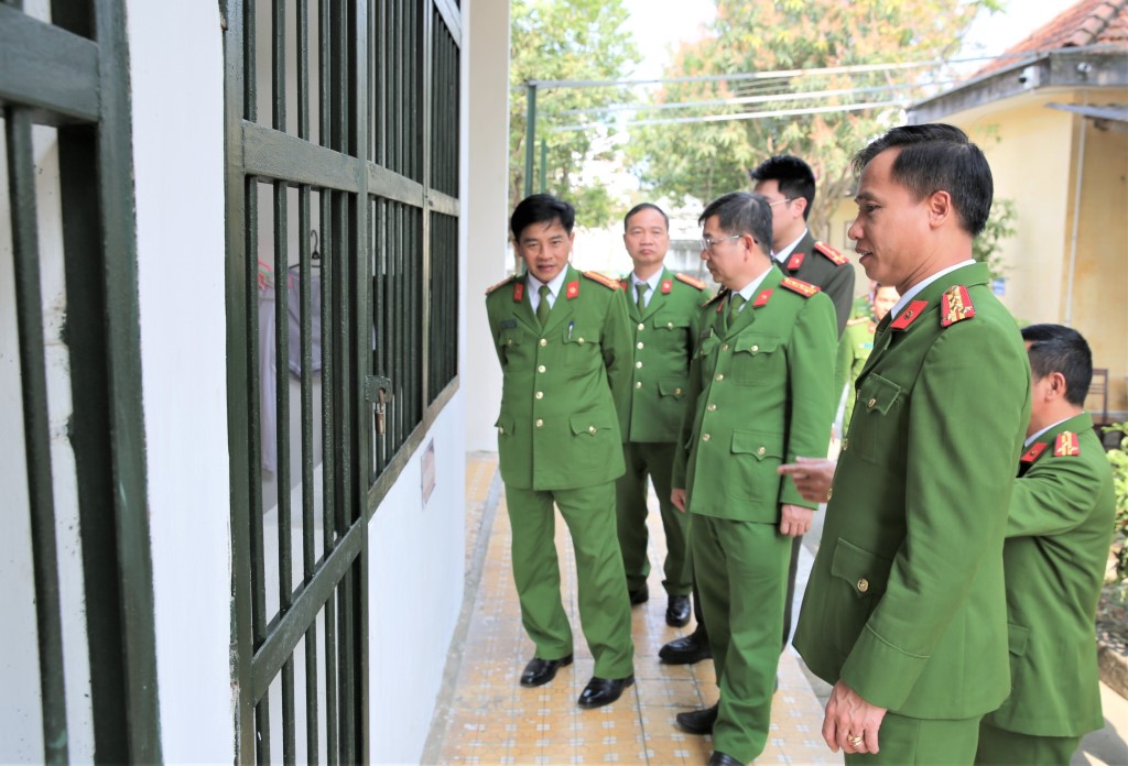 Kiểm tra buồng tạm giam, tạm giữ Trại tạm giam Công an tỉnh