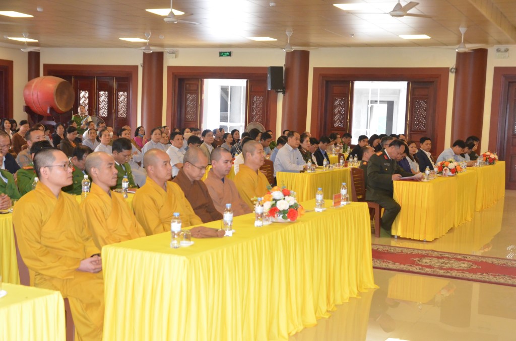 Các đại biểu tham dự buổi lễ