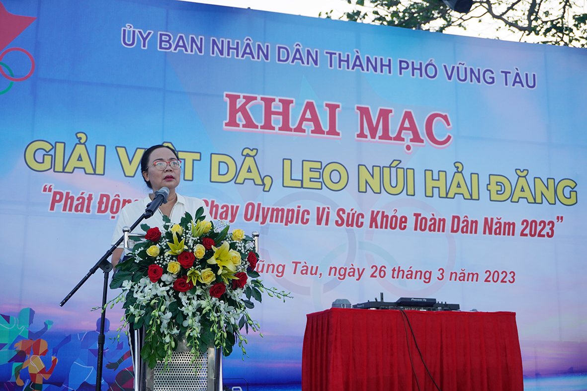 Bà Nguyễn Thị Thu Hương, Phó Chủ tịch UBND TP. Vũng Tàu phát biểu khai mạc giải.