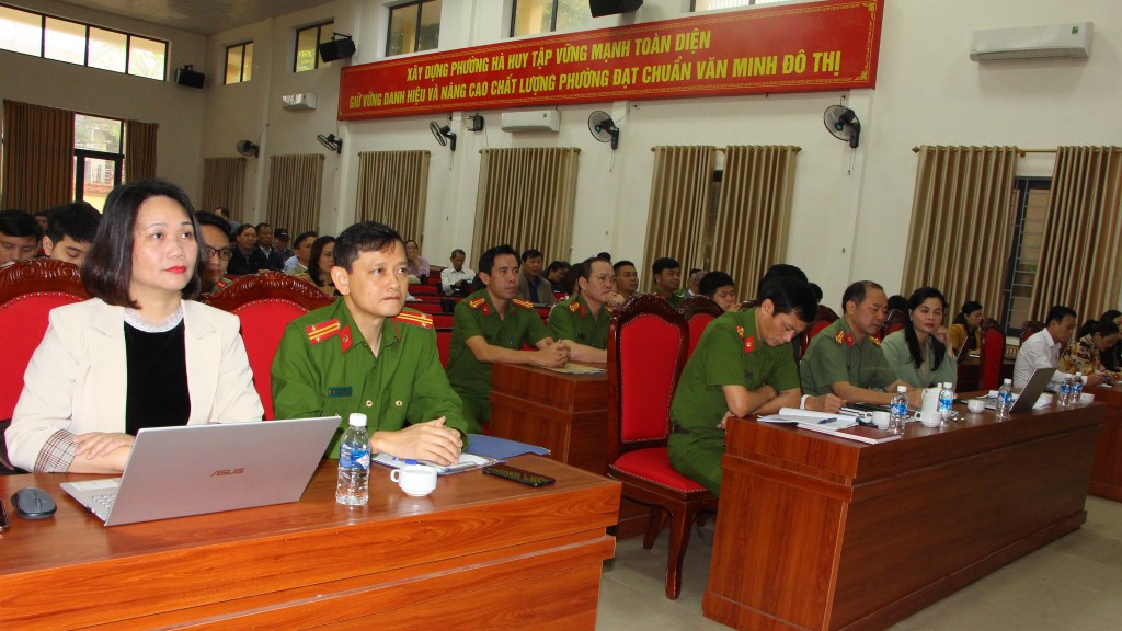 Các đại biểu tham dự buổi lễ