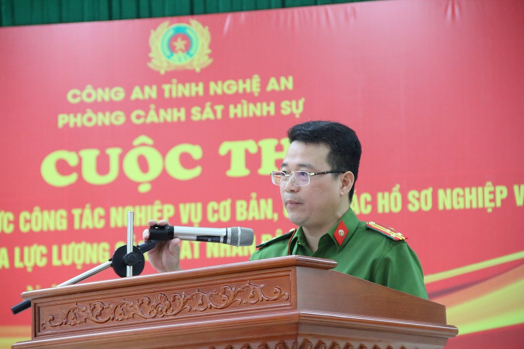 Đại diện lãnh đạo Phòng Cảnh sát hình sự phát biểu tại cuộc thi